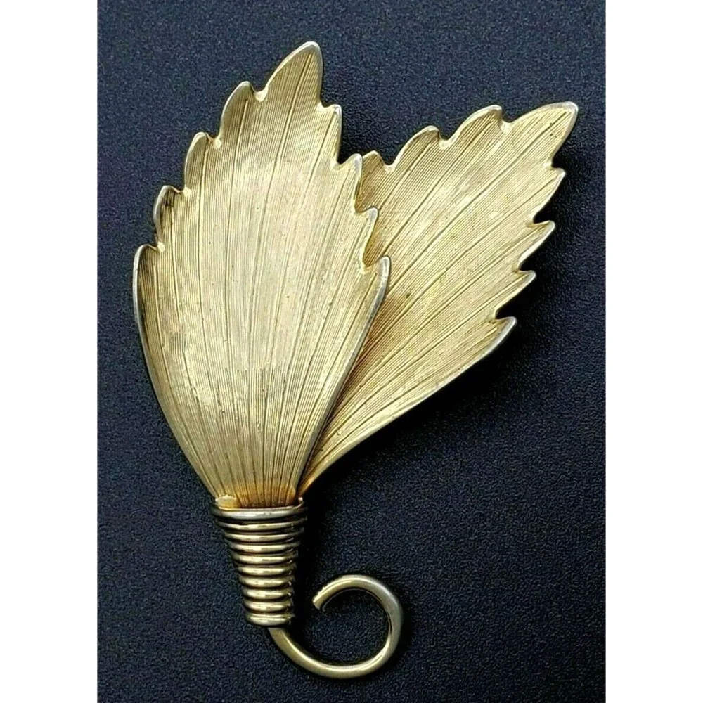 Leaf Brooch Pin Brushed Gold Tone Coiled Wrapped Stem Art Deco Shiny Vintage